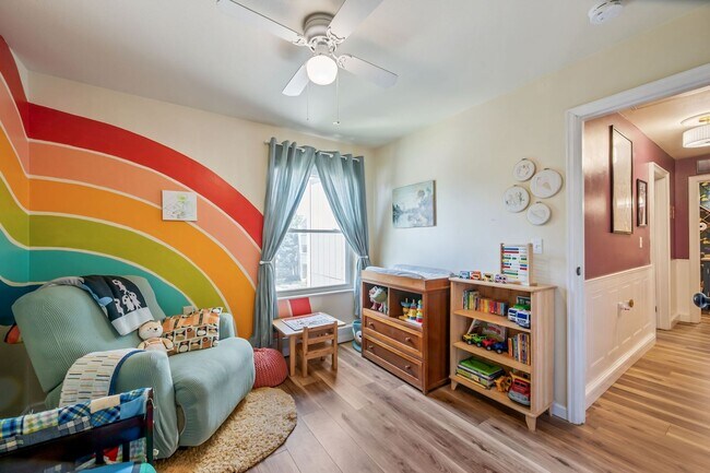 Building Photo - Lovingly Upgraded 2-Bedroom 3rd Floor Condo in Central Fort Collins With Abundant Personality