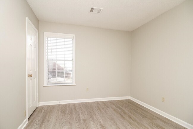 Building Photo - 4419 Kings Valley Cove W