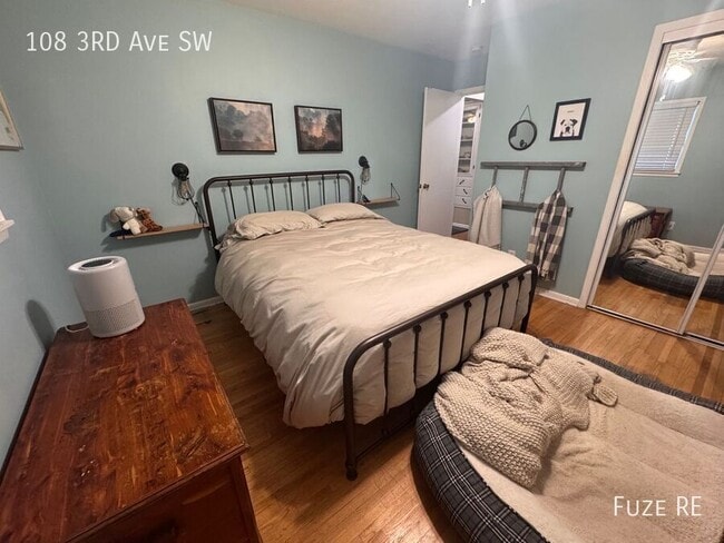 Building Photo - 108 3rd Ave SW