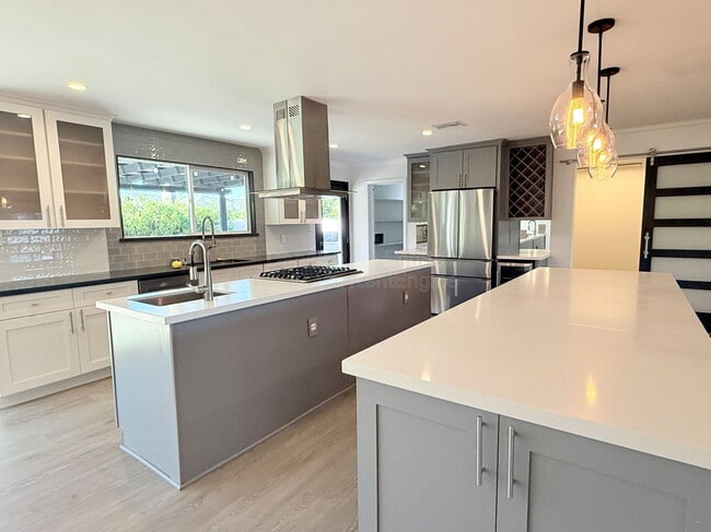 Building Photo - 8139 E Mulberry St