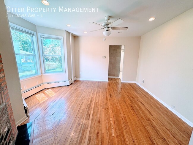 Building Photo - 317 Davis Ave