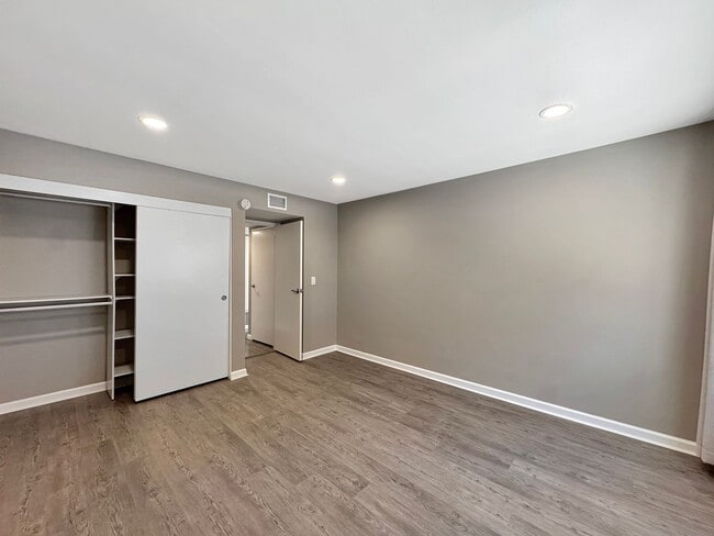 Building Photo - Beautiful 4B 2BA Home w/ AC, W/D, & Solar Panels!