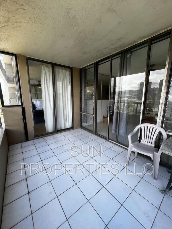 Building Photo - 2121 Ala Wai Blvd
