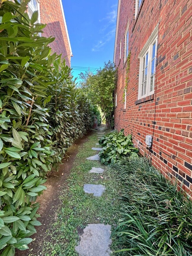 Building Photo - 5334 Nebraska Ave NW