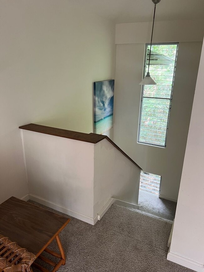 Building Photo - 1 Bed/2 Bath Condo in downtown Kona (furnished)