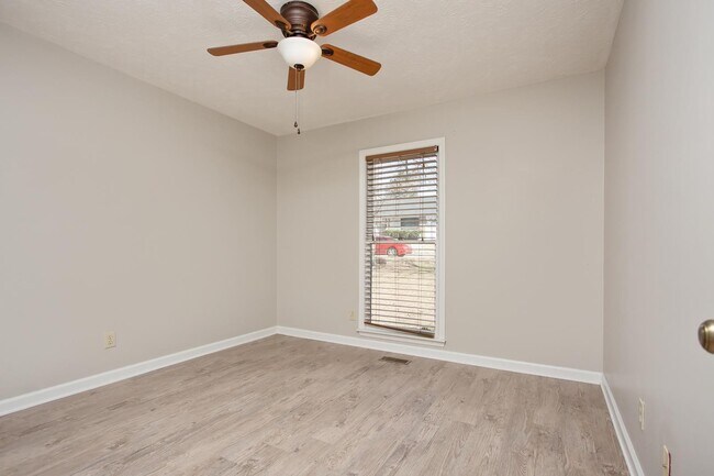 Building Photo - 3 Bed/2 Bath NEST in Beaver Run