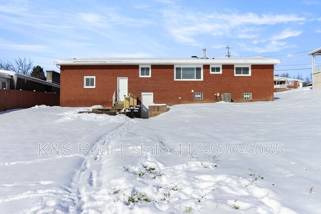 Building Photo - 1020 Grove St