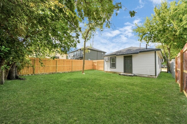 Building Photo - 406 73rd St