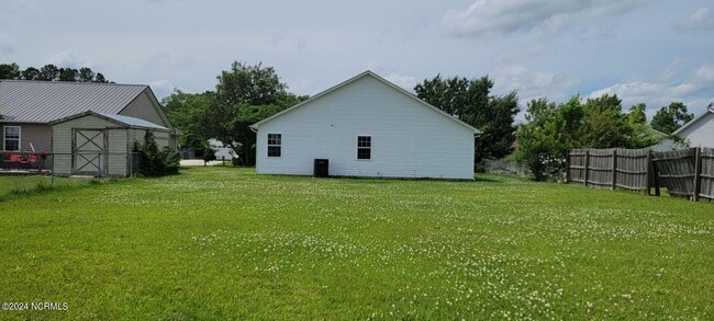 Building Photo - 1303 Navarro Loop