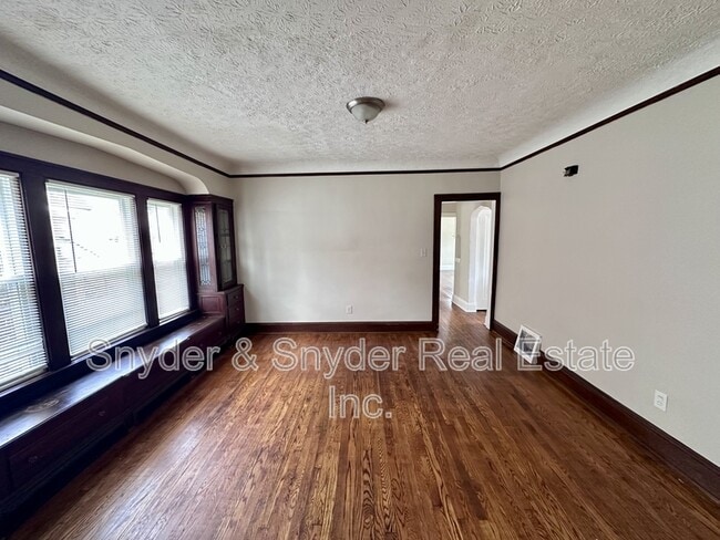 Building Photo - 245-247 Oakdale Ave.