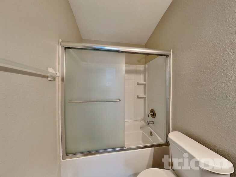 Building Photo - 6681 Freeport Dr