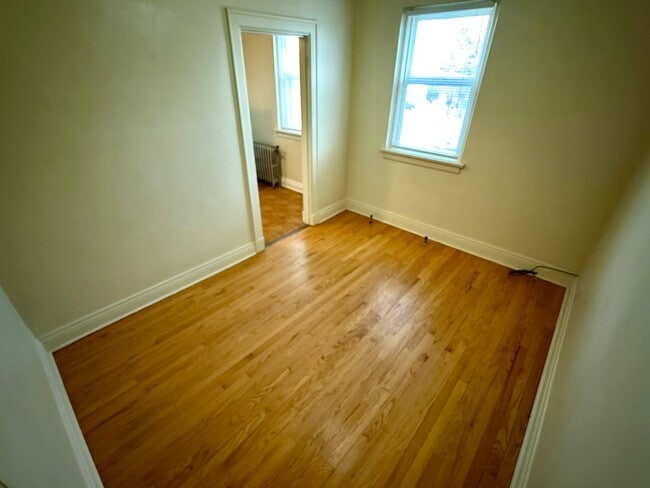 Building Photo - 1413 Helena Ave