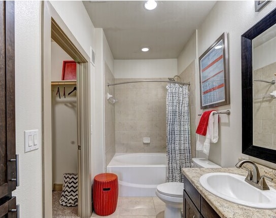 Building Photo - 2511 Greenhouse-320.81