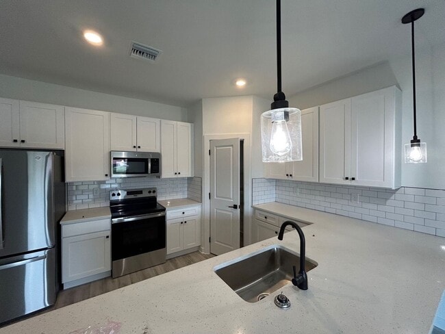 Building Photo - 12232 Newgate Ave