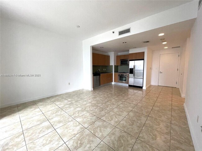 Building Photo - 1060 Brickell Ave