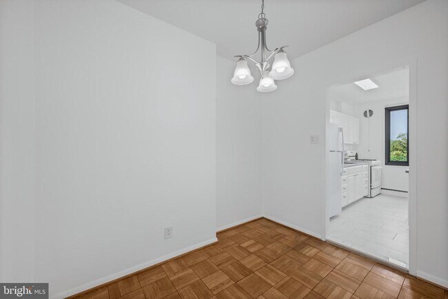 Building Photo - 4200 Cathedral Ave NW