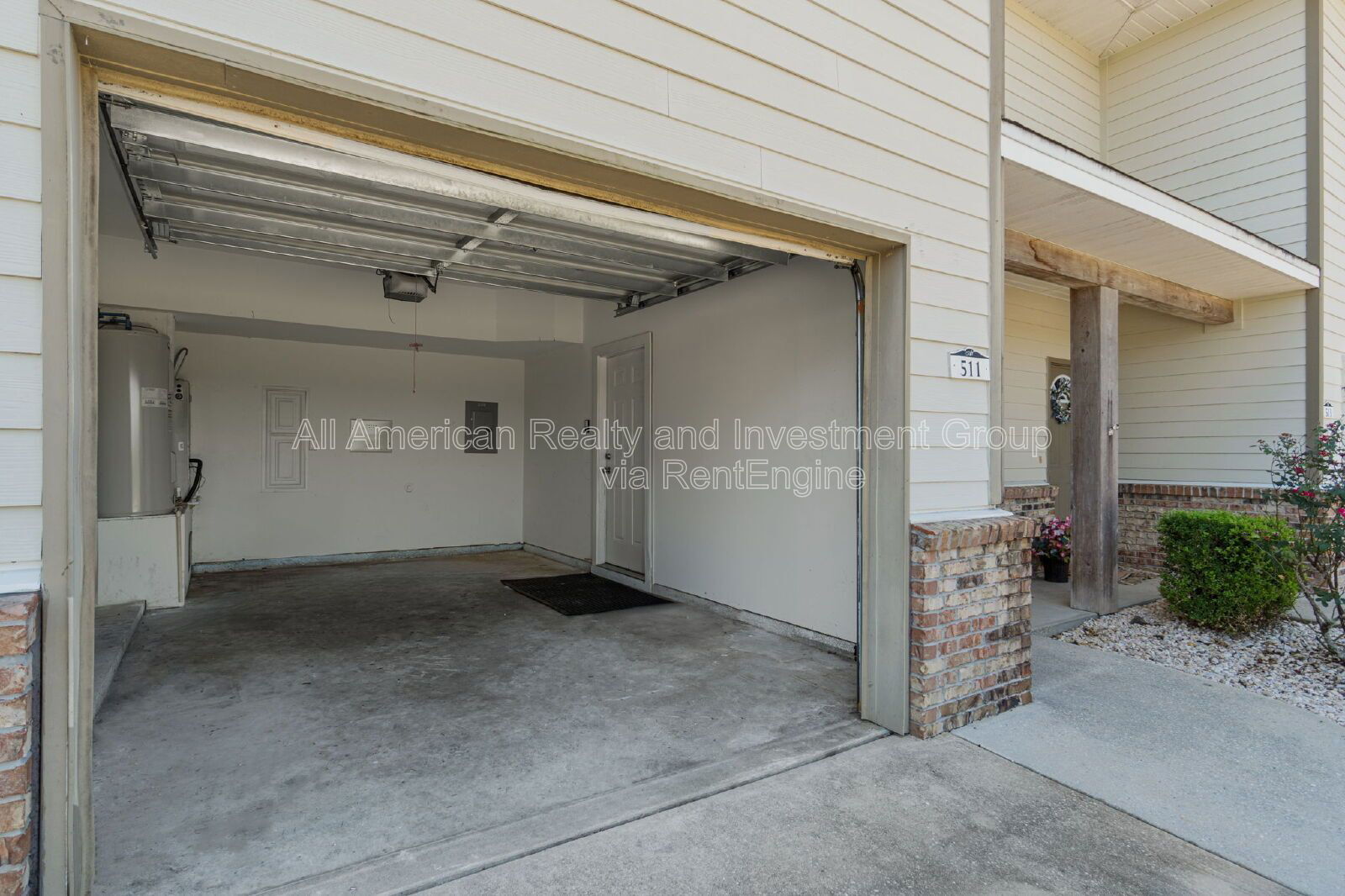 Building Photo - 511 Arbor Lake Dr