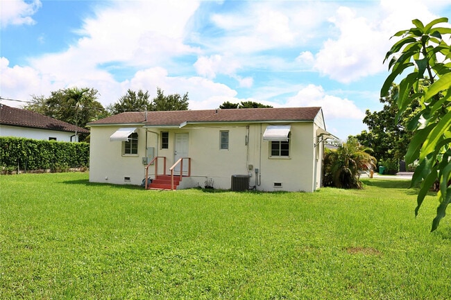 Building Photo - 2640 SW 79th Ave