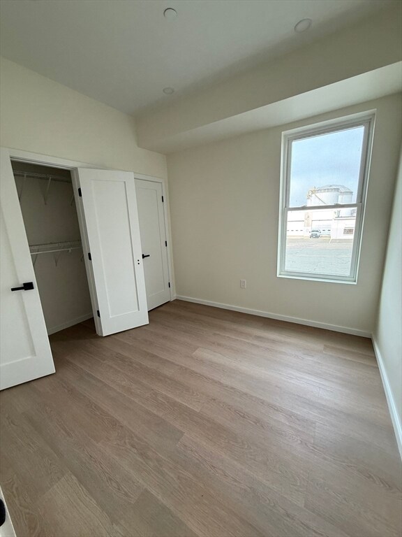 Building Photo - 546 Saratoga St