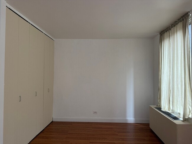 Building Photo - 145 E 48th St