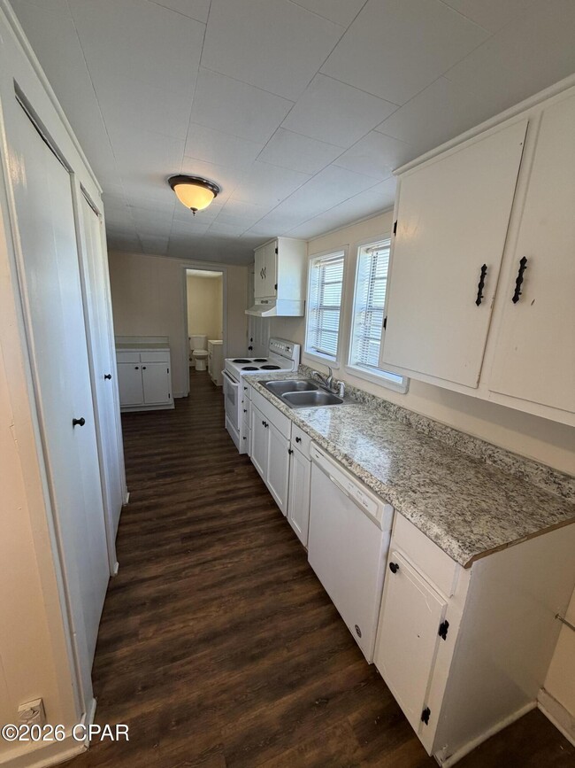 Building Photo - 1002 Indiana Ave