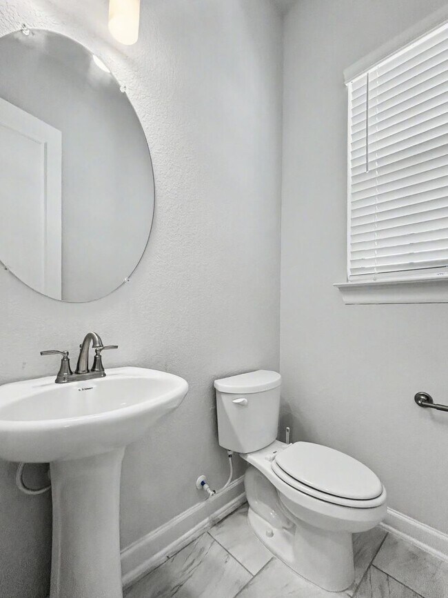 Building Photo - 3708 Eliberis