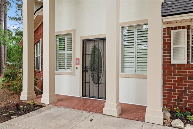 Building Photo - 14151 Buckingham Ln