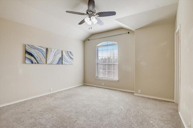 Building Photo - 537 Golden Creek Dr
