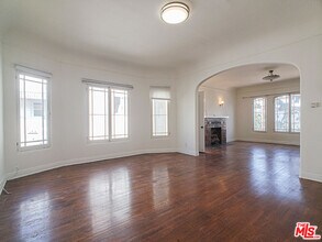 Building Photo - 109 S Berendo St