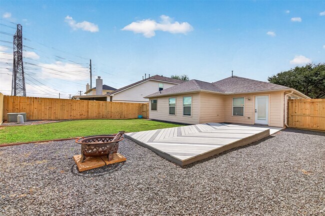 Building Photo - 22210 Bellow Glen Dr
