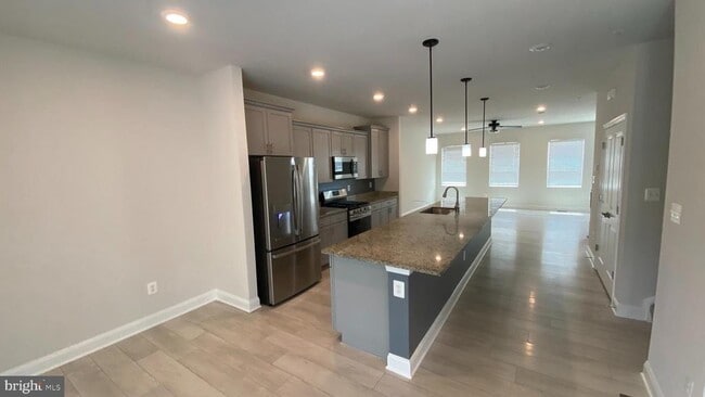 Building Photo - 23861 Myrtle Glen Way