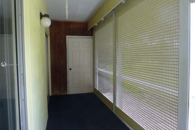 Building Photo - 18081 SE Country Club Dr