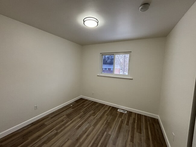 Building Photo - 6826 E 3rd Ave