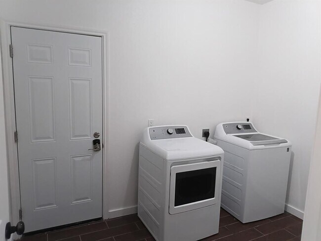 Building Photo - 5673 Solana Ranch Rd