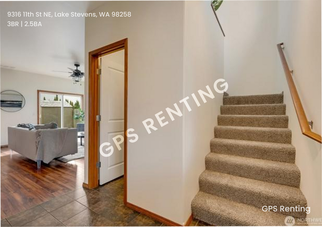 Building Photo - Stylish 3-Bedroom Home in Prime Lake Steve...