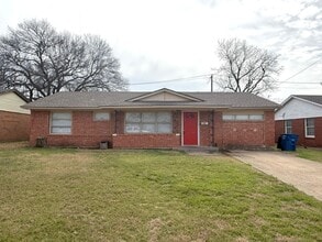 Building Photo - COMING SOON! Classic Red-Brick 4-Bed, 1-Bath Home (Near I35!)