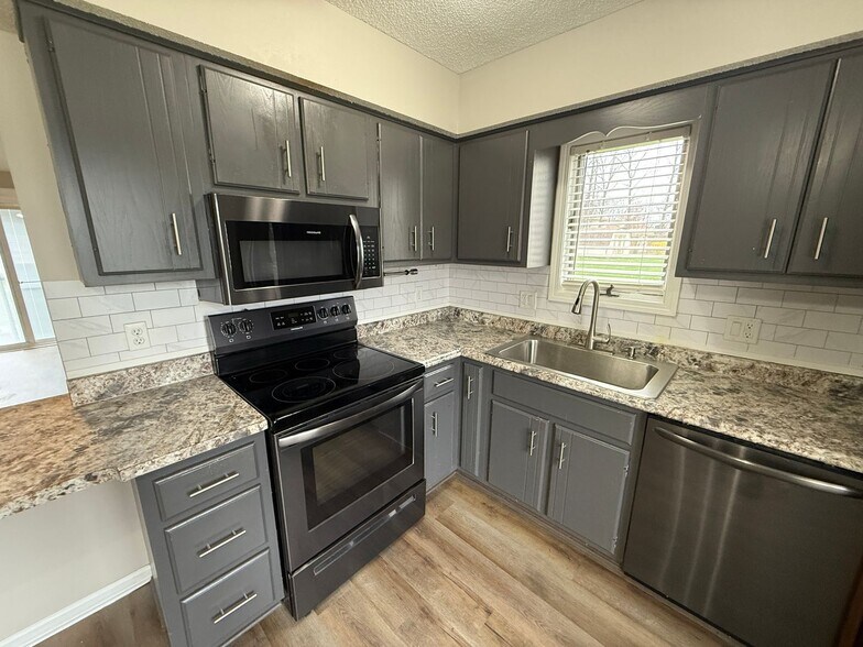 Building Photo - 6328 Neighbor Dr