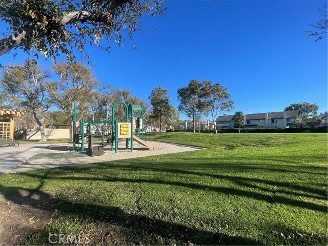 Building Photo - 16 Wellesley