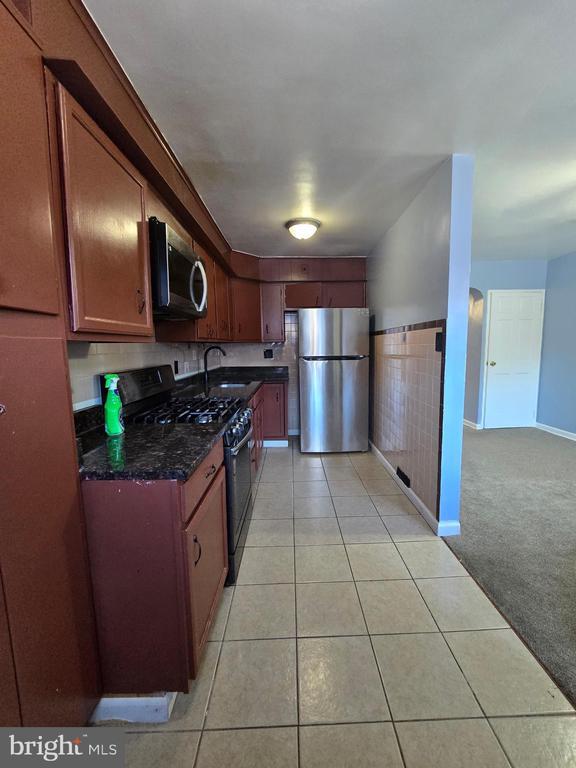 Building Photo - 8729 Ditman St