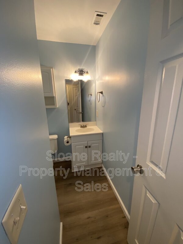Building Photo - 6239 Lucille Dr