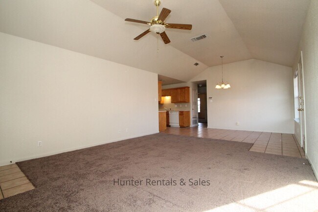 Building Photo - Location Location!!