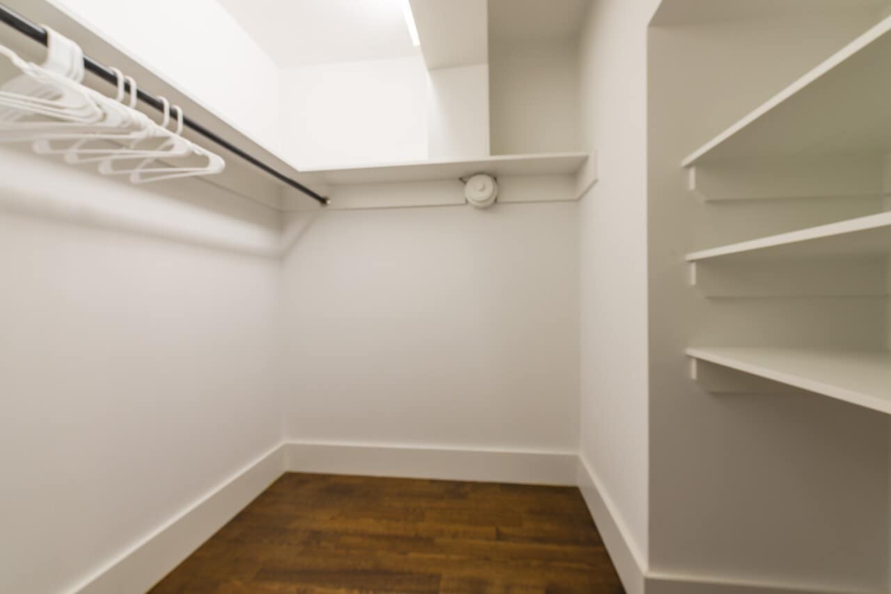 Building Photo - 2044 Beacon St