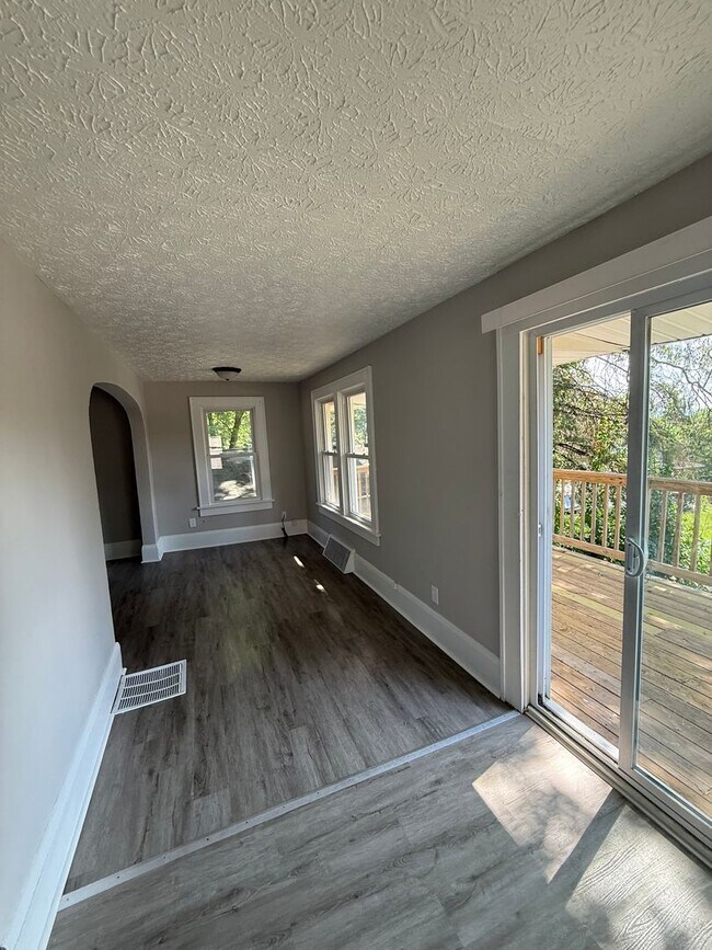 Building Photo - Coming Soon! Section 8 Accepted! Newly Ren...