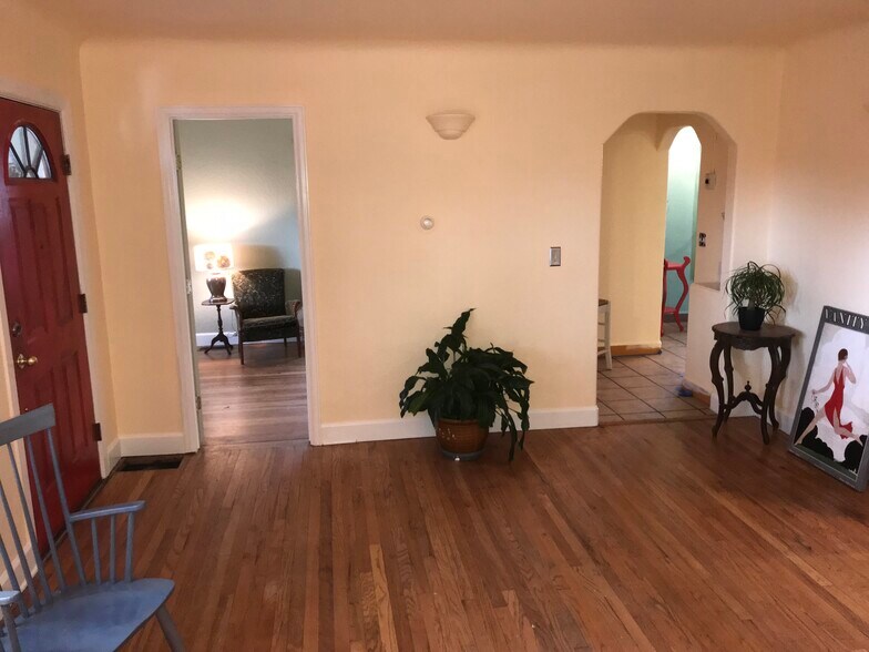 Building Photo - 5110 Clay St