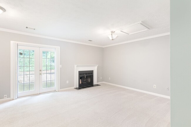 Building Photo - Two-Story Townhome Quiet Neighborhood w/ G...