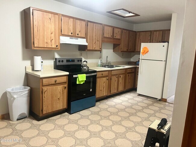 Building Photo - 164 Madison Ave