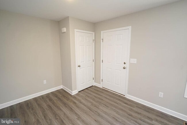 Building Photo - 621 Cedar St