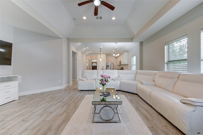 Building Photo - 3805 Shelby Cir