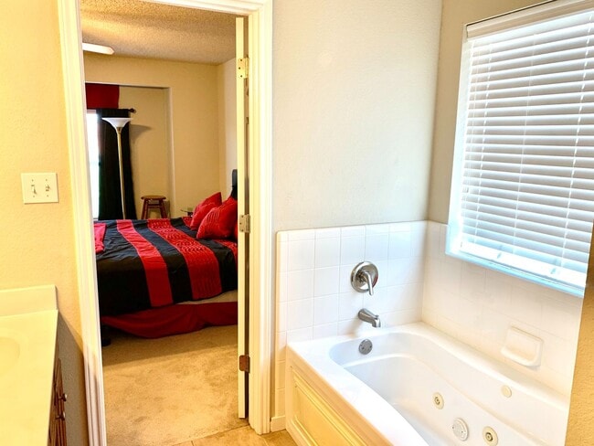 Building Photo - Pre-Leasing - 3-bedrooom, 3-bath Near Texas Tech!