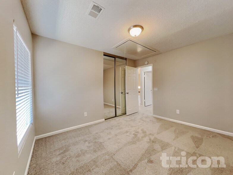 Building Photo - 1030 Cheyenne Meadows Dr